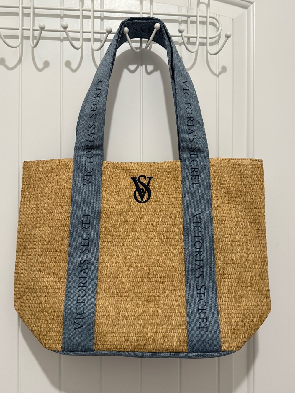 NWT Victoria's Secret Natural Straw Tote with Blue Denim Logo Straps ✨💲49.95